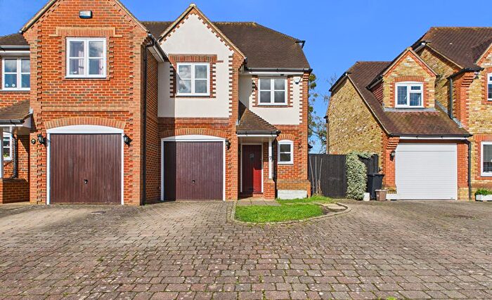 4 Bedroom Semi Detached House For Sale In Kemsley Chase, Farnham Royal, Buckinghamshire, SL2