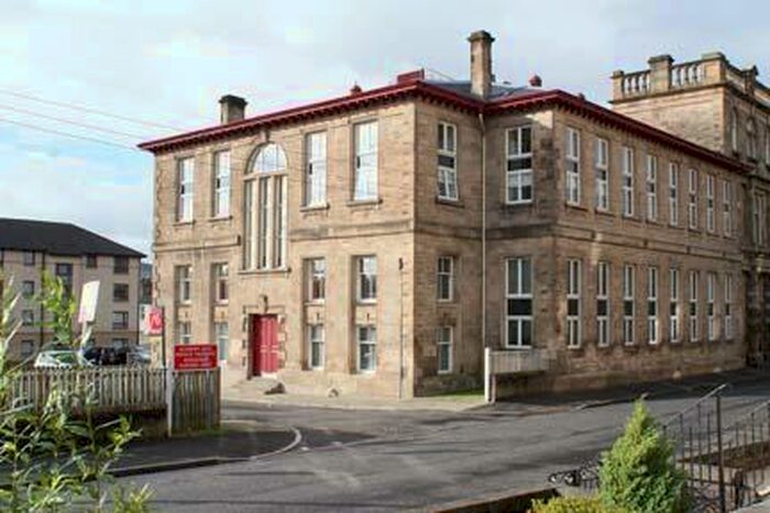 2 Bedroom Flat To Rent In Melrose Avenue, Rutherglen, G73