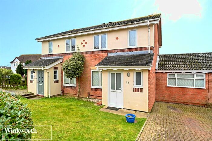 3 Bedroom Semi-Detached House To Rent In Henge Way, Portslade, Brighton BN41