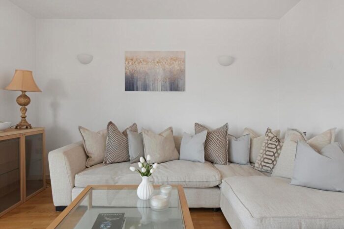 1 Bedroom Flat To Rent In New Providence Wharf, Fairmont Avenue, Canary Wharf, E14