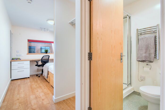 1 Bedroom Flat To Rent In 240 Burlington Rd, New Malden 4Nn, United Kingdom, Kingston Upon Thames KT3