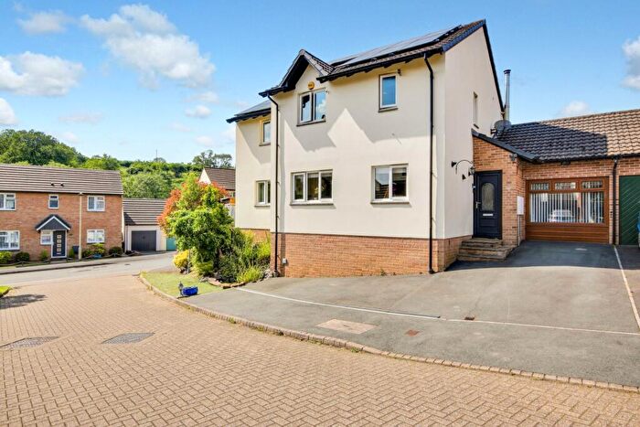 4 Bedroom Link Detached House For Sale In Clover Way, Barnstaple, Devon, EX32