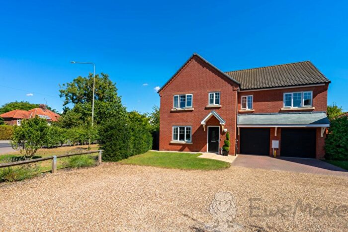 5 Bedroom Detached House For Sale In Norwich Road, Wymondham, Norfolk, NR18