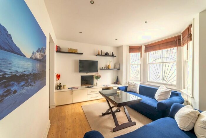 2 Bedroom Flat To Rent In Edith Grove, London, SW10