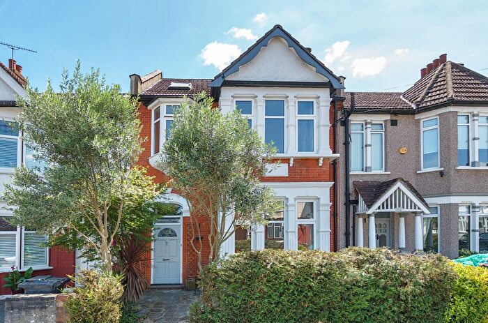 5 Bedroom Terraced House For Sale In Cowley Road, Ilford, IG1