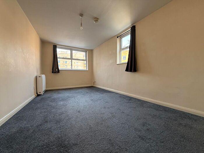 1 Bedroom Flat To Rent In Richard Watts Court, Holborn Lane, Chatham, Kent, ME4