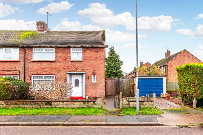 3 Bedroom Semi Detached House For Sale In Balmoral Avenue, Rushden, NN10