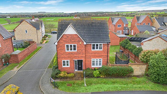 4 Bedroom Detached House For Sale In Larch Drive, Didcot, OX11