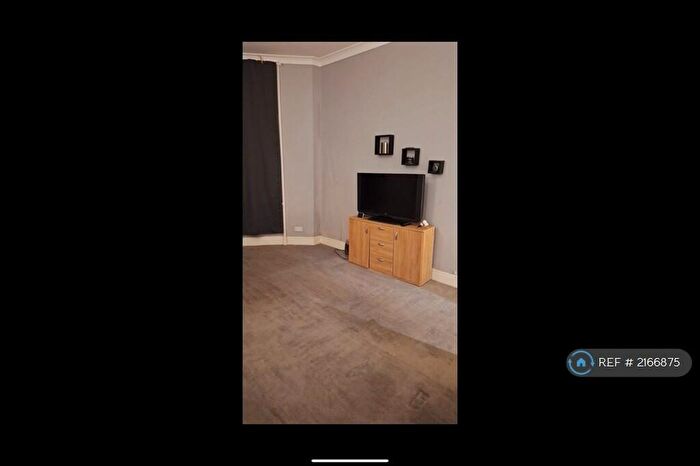 1 Bedroom Flat To Rent In Cartside Street, Glasgow, G42