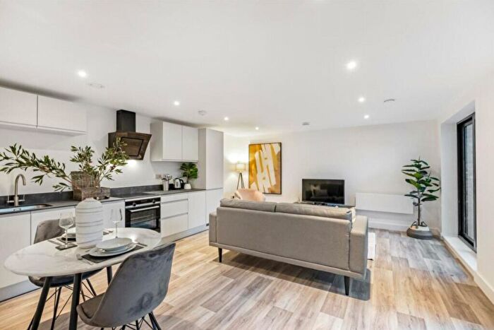 1 Bedroom Apartment To Rent In Kenmore Avenue, Harrow, HA3
