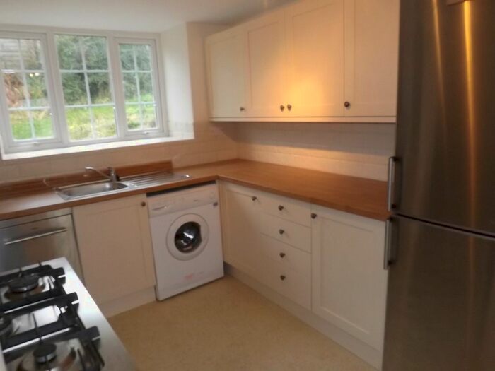 3 Bedroom Cottage To Rent In Orchard Road, Knowle, EX33