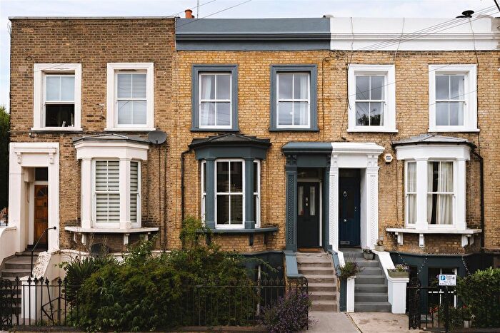 3 Bedroom Property For Sale In Valentine Road, Hackney, E9