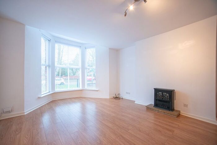 1 Bedroom Flat To Rent In Westbourne Avenue, Princes Avenue, Hull, HU5