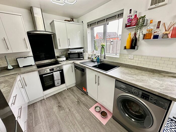 3 Bedroom End Of Terrace House For Sale In Harris Road, Armthorpe, Doncaster, DN3