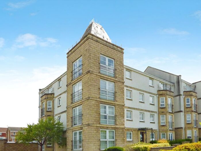 2 Bedroom Flat For Sale In Bittern Court, Dunfermline, KY11