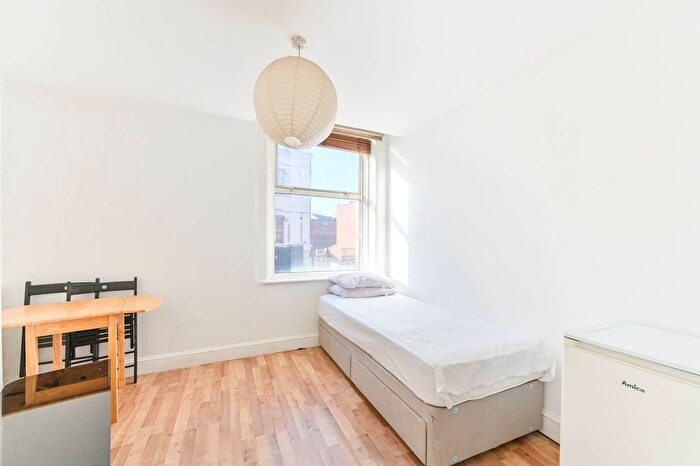 Studio To Rent In High Road, Willesden, London, NW10