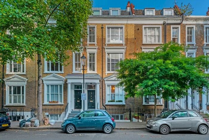2 Bedroom Flat To Rent In Kempsford Gardens, London, SW5