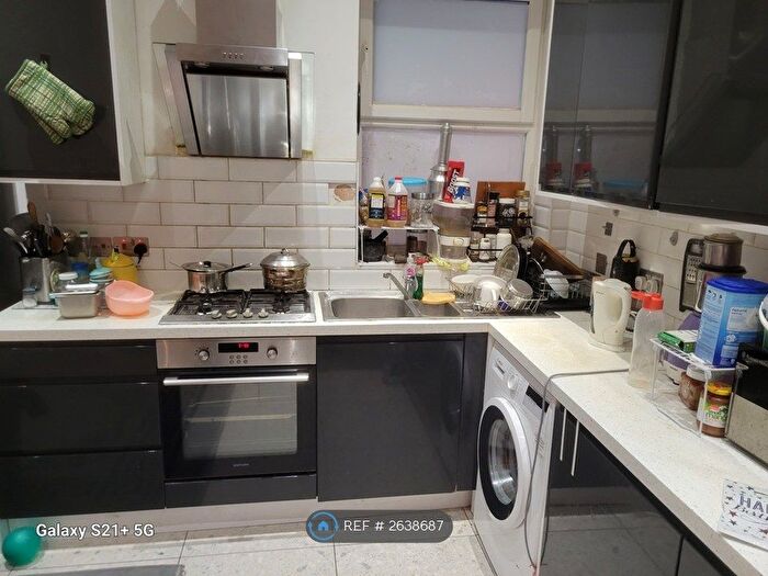 2 Bedroom Flat To Rent In Hampden House, High Wycombe, HP13