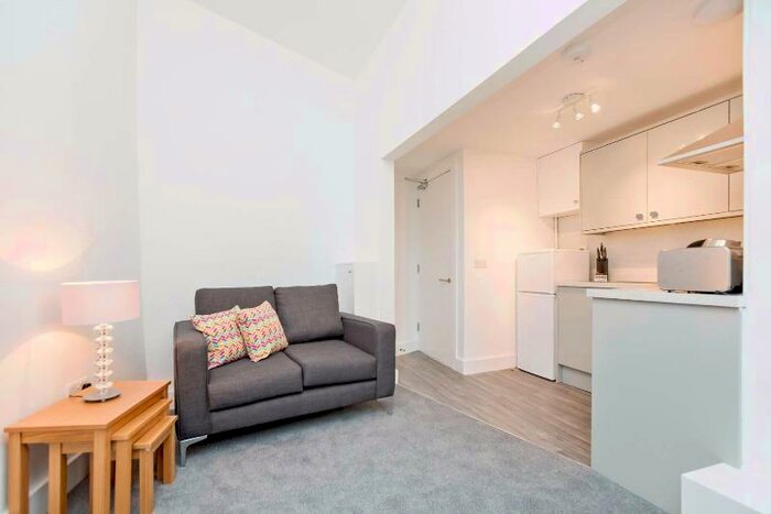 2 Bedroom Flat To Rent In Home Street, Tollcross, Edinburgh, EH3