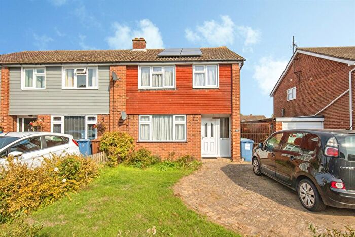 3 Bedroom Semi Detached House For Sale In Queensway, Great Cornard, Sudbury, CO10