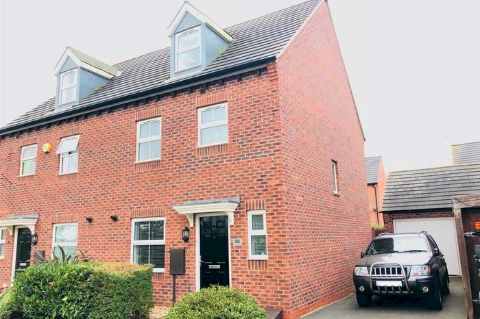 4 Bedroom House To Rent In King Street, Warsop Vale, Mansfield, NG20