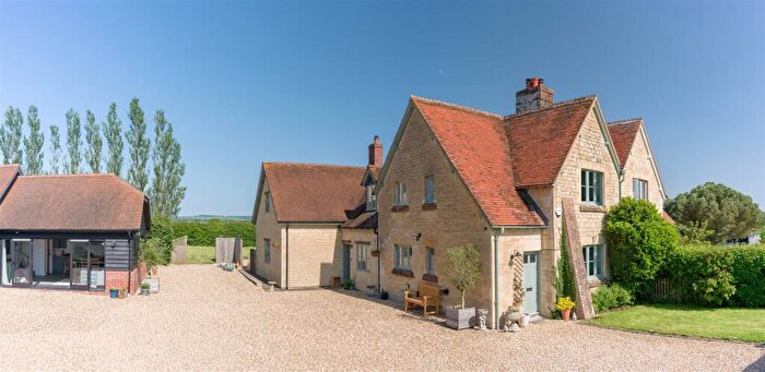 7 Bedroom Semi-Detached House For Sale In Manston, Sturminster Newton, DT10