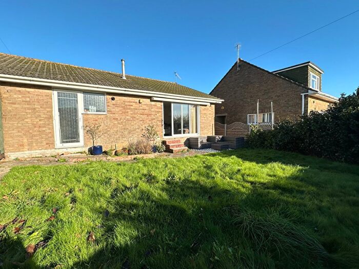 2 Bedroom Detached Bungalow For Sale In Hurstwood Close, Bexhill-On-Sea, TN40