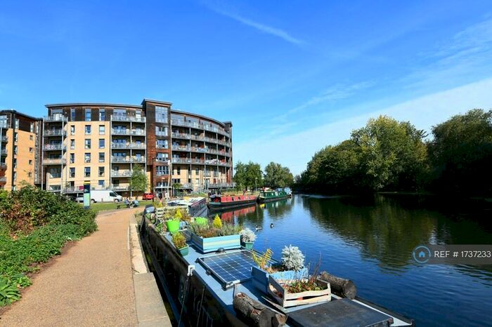 3 Bedroom Flat To Rent In Waterfront House, London, E5