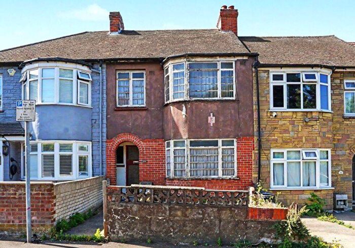 3 Bedroom Terraced House For Sale In Chatham Hill, Chatham, Medway, ME5