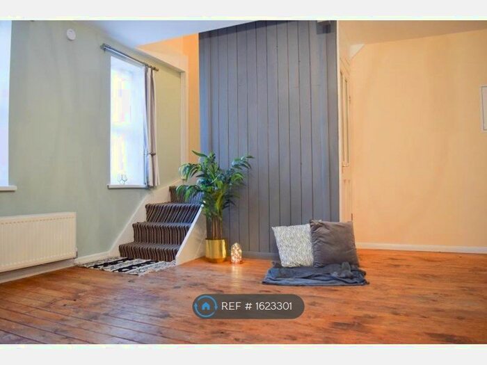 1 Bedroom Flat To Rent In King Street, Thorne, Doncaster, DN8