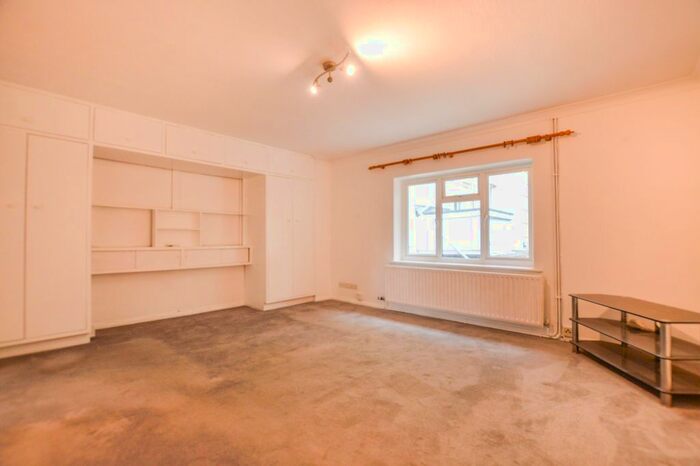 1 Bedroom Studio To Rent In Claremont Avenue, Esher, Surrey, KT10