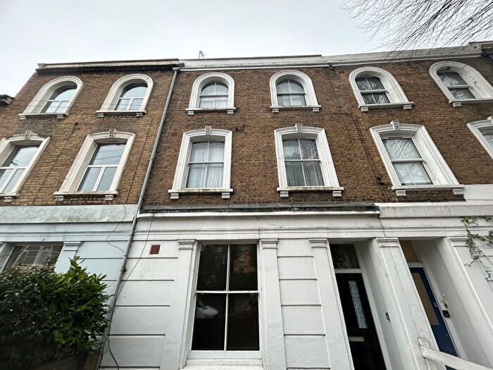 2 Bedroom Maisonette To Rent In Manse Road, London, N16