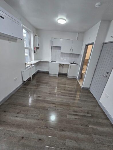 1 Bedroom Flat To Rent In Chapel Road, Ilford, IG1
