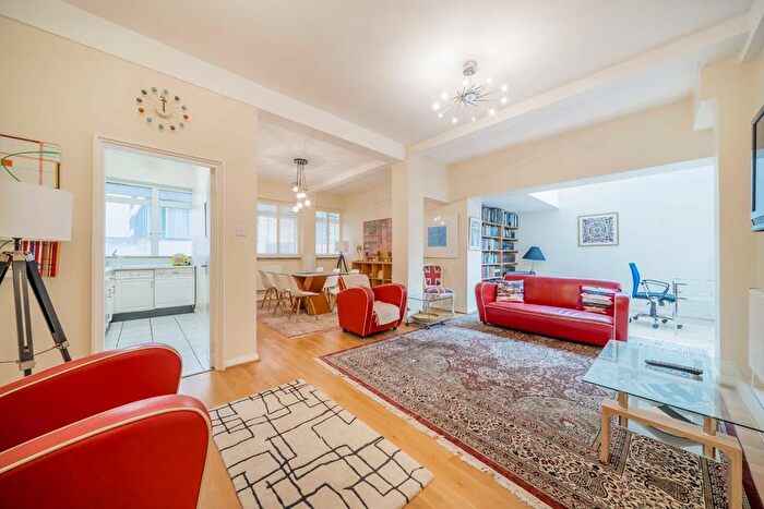 2 Bedroom Flat For Sale In Warwick Lane, Amen Lodge, EC4M