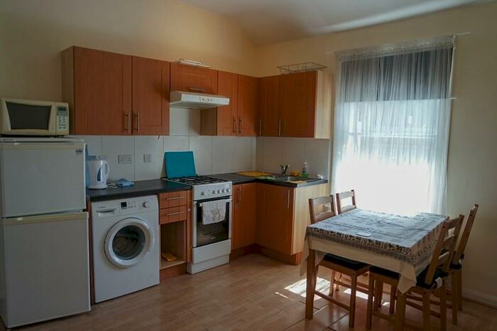 1 Bedroom Apartment To Rent In High Street, High Barnet, Hertfordshire, EN5