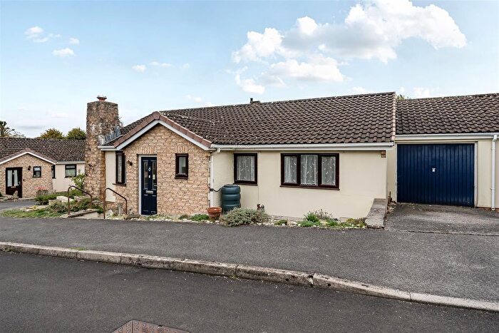 3 Bedroom Detached Bungalow For Sale In Keevil Avenue, Calne, SN11
