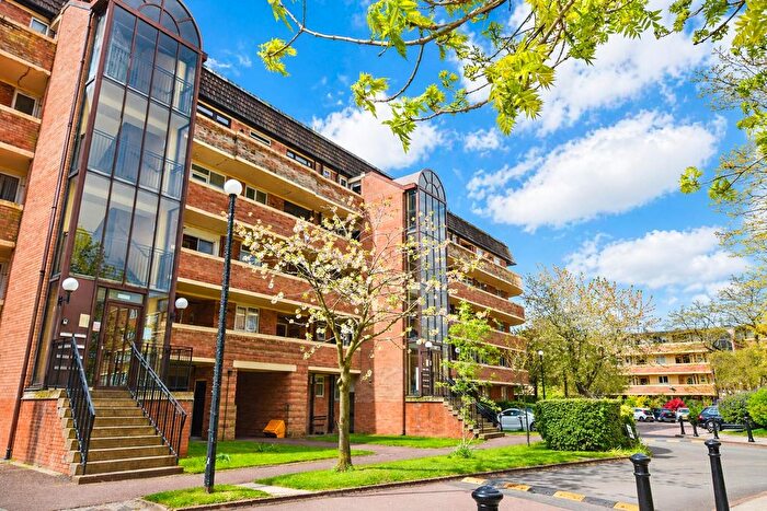 1 Bedroom Flat To Rent In Minster Court, Liverpool, L7