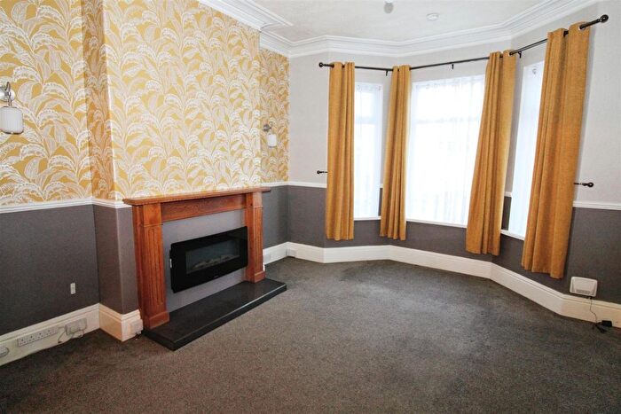 3 Bedroom Terraced House For Sale In Westminster Avenue, Hull, HU8