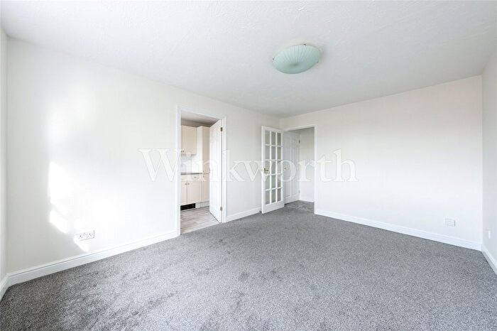 1 Bedroom Flat To Rent In Somerton Road, London, NW2