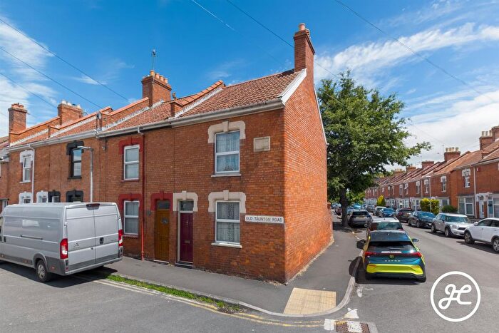 2 Bedroom End Terrace House For Sale In Old Taunton Road, Bridgwater, TA6