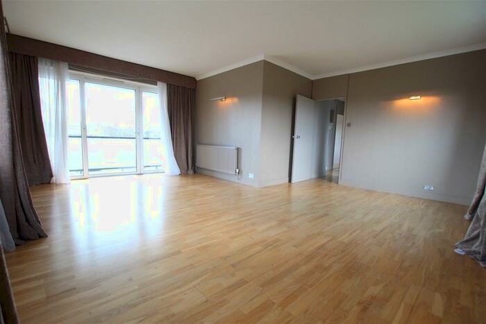 2 Bedroom Flat To Rent In Sheldon Avenue, Highgate, N6