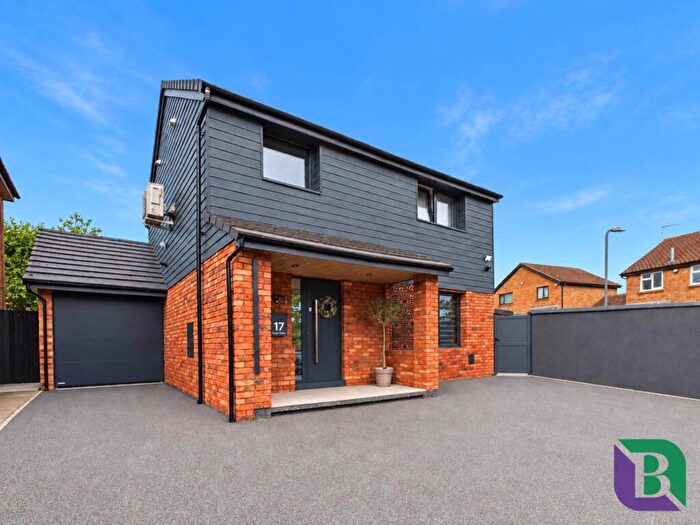 4 Bedroom Detached House For Sale In Tower Drive, Neath Hill, MK14