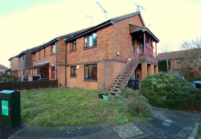 Apartment To Rent In Friar Walk, Worthing, West Sussex, BN13