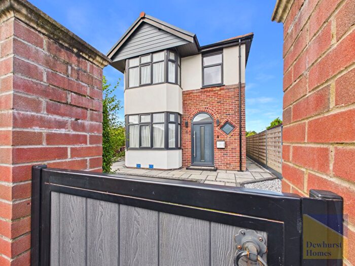4 Bedroom Detached House For Sale In Hazelmere Road, Fulwood, PR2
