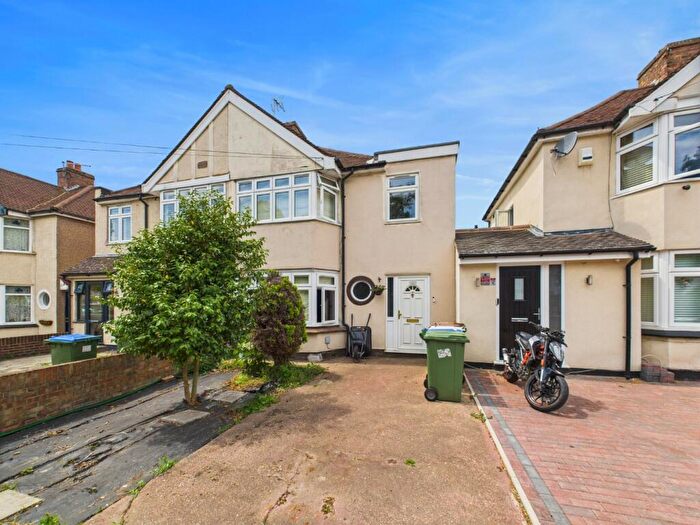 4 Bedroom Semi-Detached House For Sale In Wellington Avenue, Sidcup, Kent, DA15