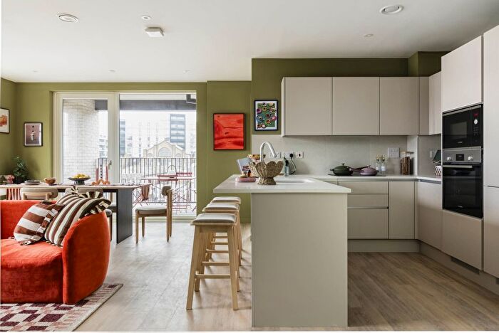 3 Bedroom Flat To Rent In Masonry Place, London, UB3
