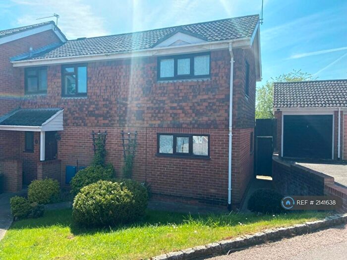 3 Bedroom End Of Terrace House To Rent In Felthorpe Close, Reading, RG6