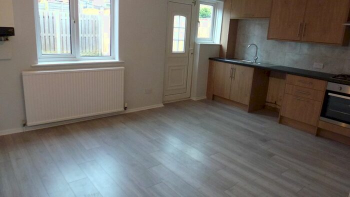 3 Bedroom Town House To Rent In Clayton Crescent, Waterthorpe, Sheffield, S20