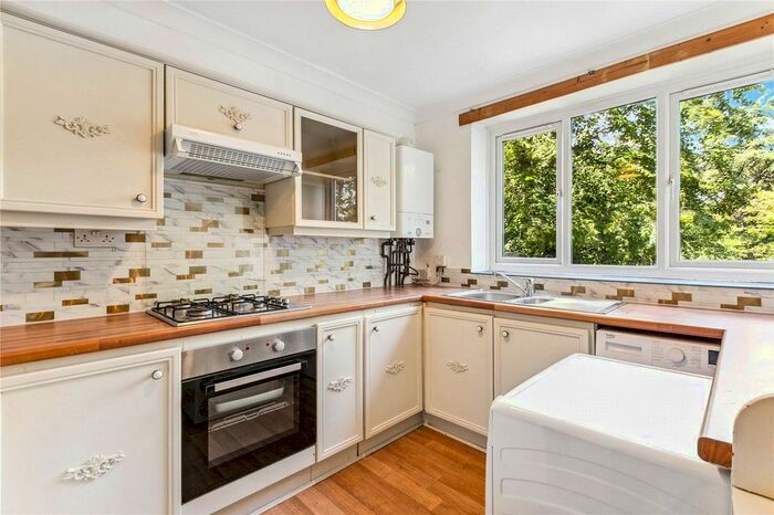 3 Bedroom Flat To Rent In Innes Gardens, Putney Vale, SW15