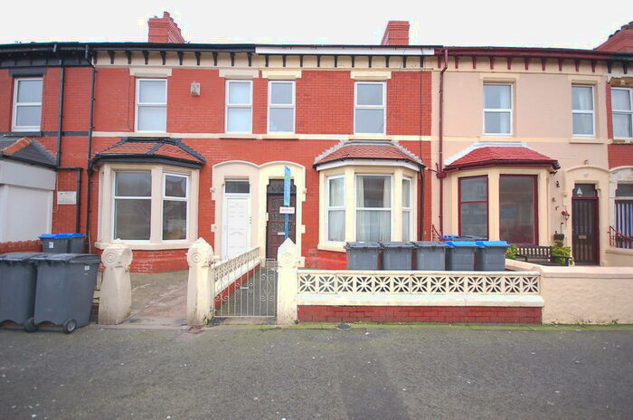 1 Bedroom Flat To Rent In Holmfield Road, Blackpool, FY2